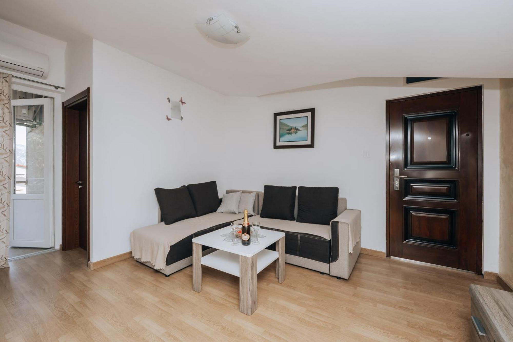 Paradise Bay Apartments Котор Екстериор снимка