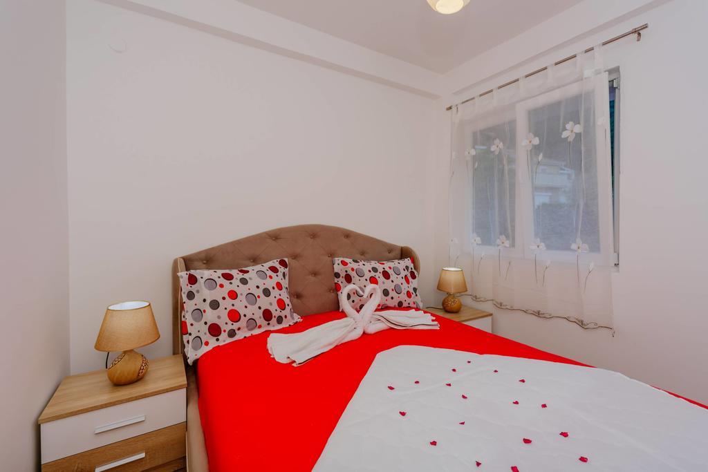 Paradise Bay Apartments Котор Екстериор снимка
