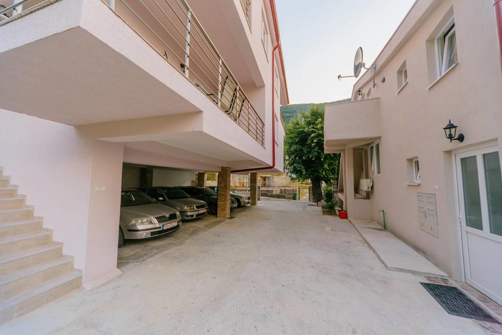 Paradise Bay Apartments Котор Екстериор снимка